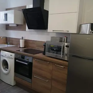https://le-studio-de-molire-deluxe.hotels-rhonealpes.com