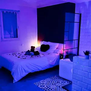 https://amour-azur-appartement-avec-jacuzzi-et-piscine.fr-provencehotel.com